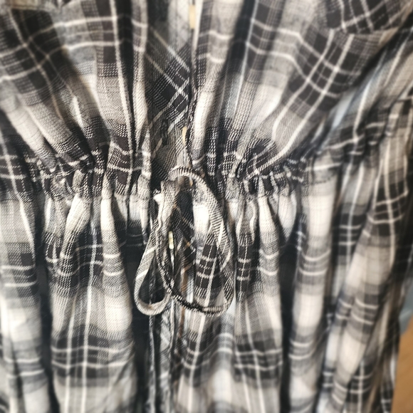 Plaid Button-Up Shirt - Picture 3 of 4